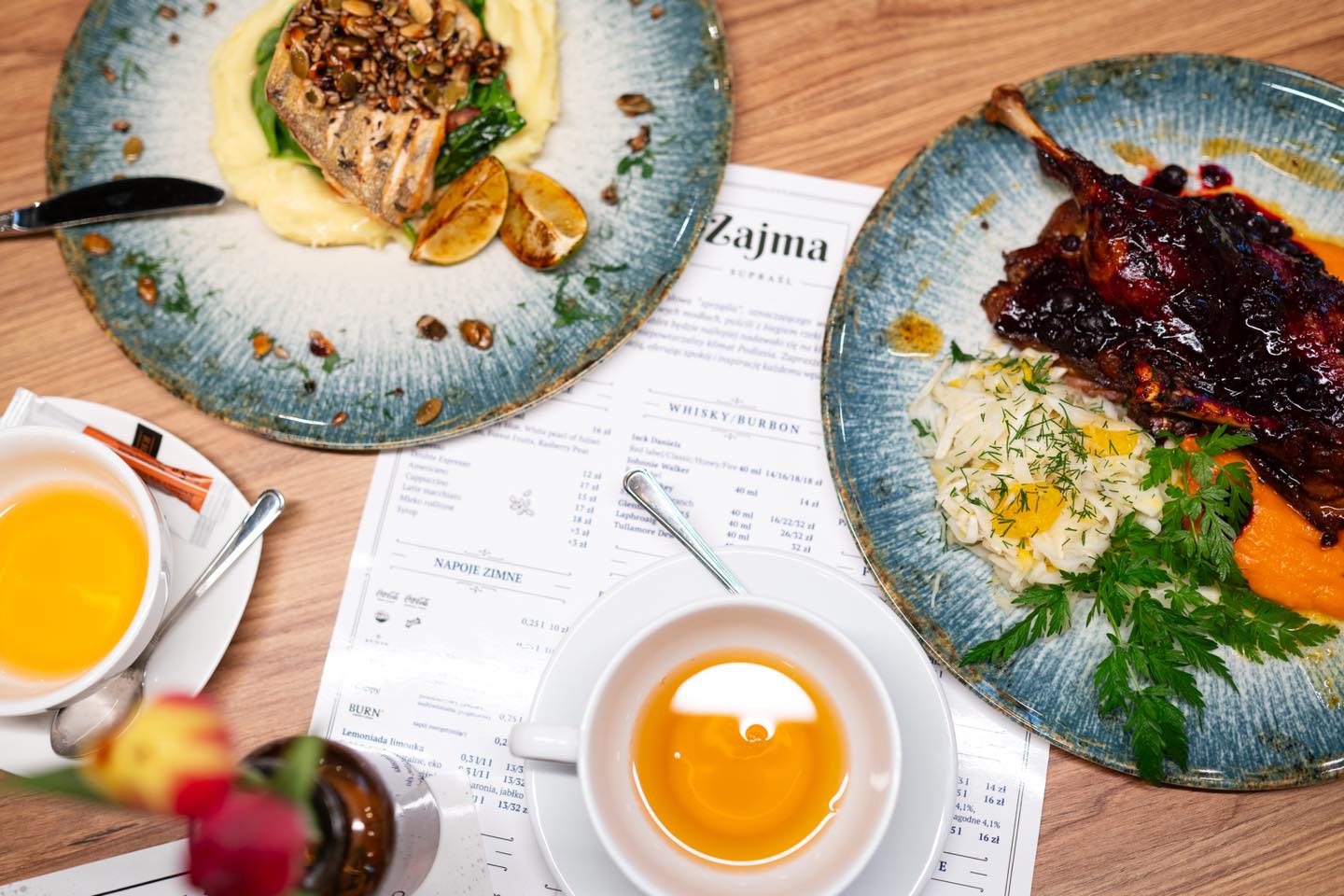 Zupa podana w restauracji Zajma